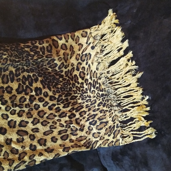 Pashmina Wrap - Animal Print Leopard - Picture 2 of 9